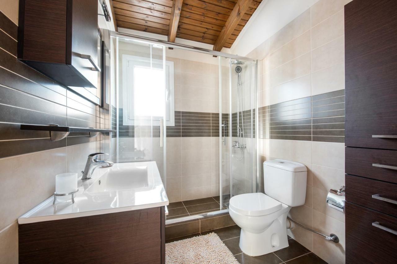 Top Floor Modern Studio In Central Koropi Apartment Ngoại thất bức ảnh