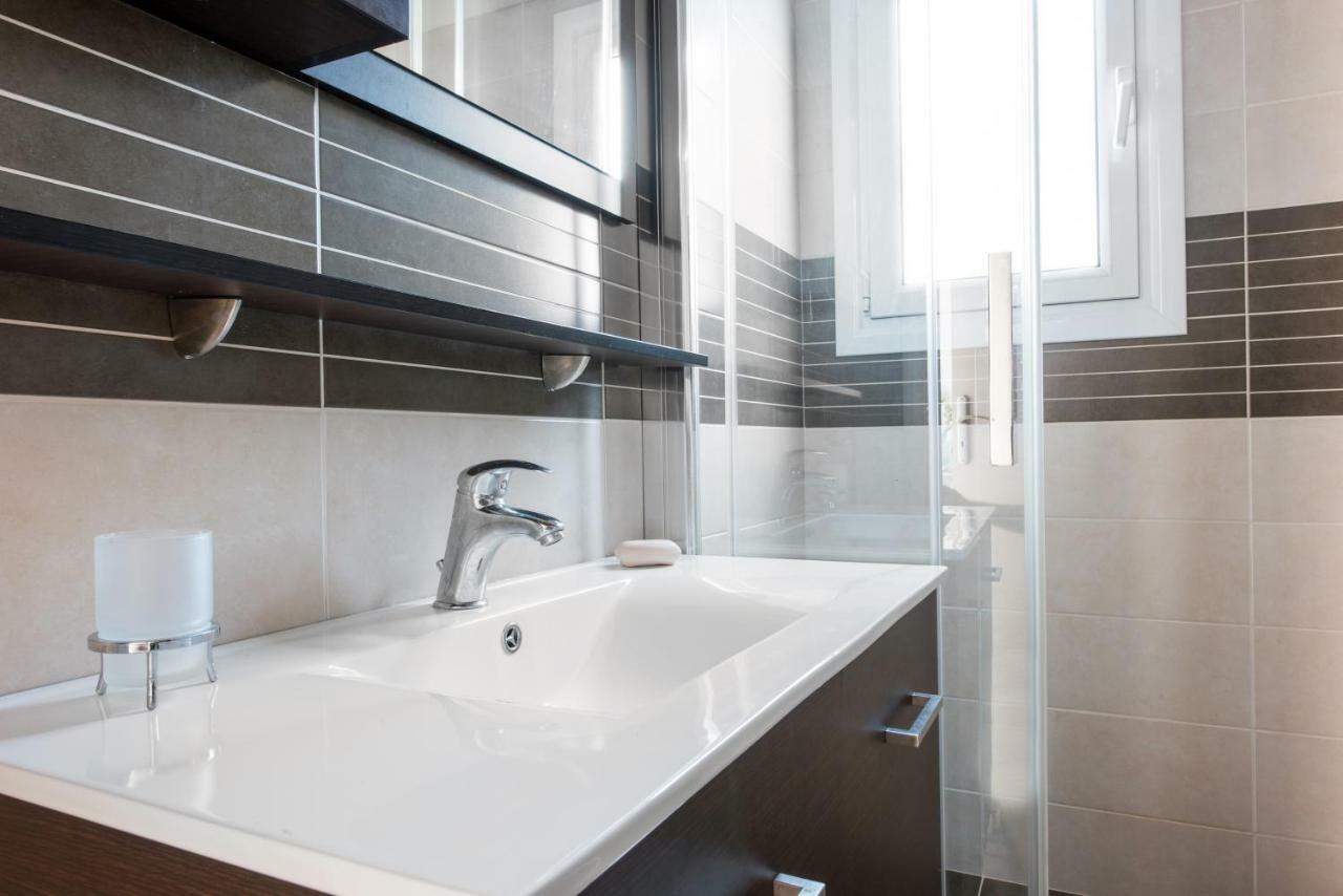 Top Floor Modern Studio In Central Koropi Apartment Ngoại thất bức ảnh